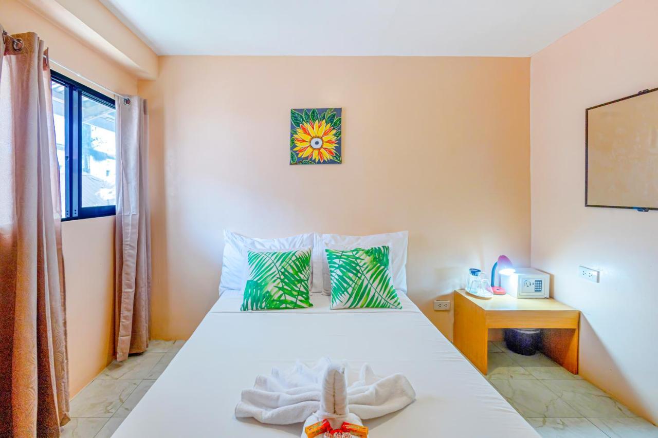 White Shamrock Beach Hotel Balabag  Extérieur photo